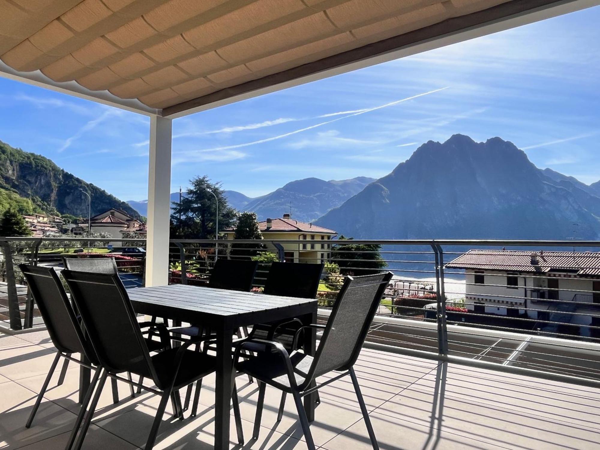 Costa Blu - Terrace Overlooking The Lake & Pool Riva di Solto Buitenkant foto